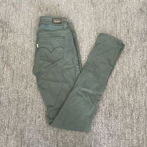 Levi’s skinny jeans